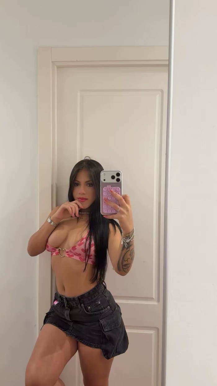 EN MALAGA JOVENCITA CACHONDA ARDIENTE FIESTERA