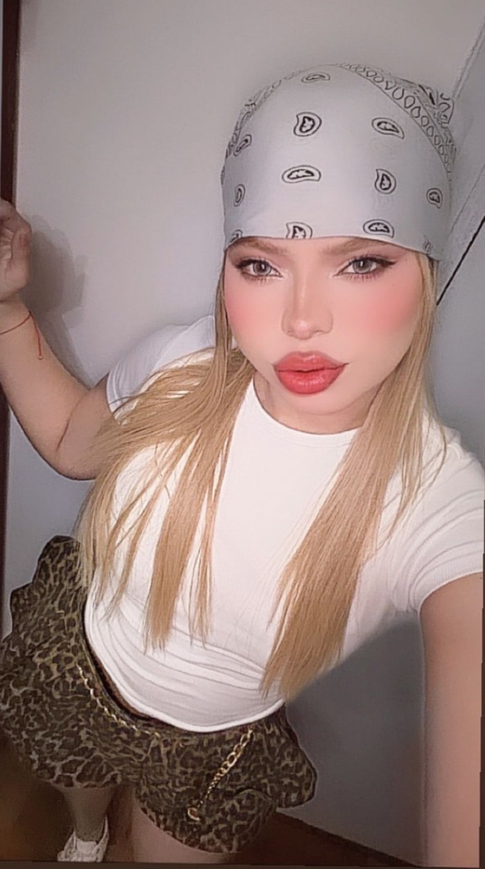 FEMENINA, TRAVIESA E IRRESISTIBLE TRANS, 604100219