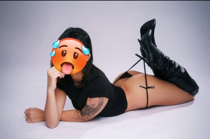 DIOSA DEL PLACER COMPLACIENTE A TOPE EN VECINDARIO