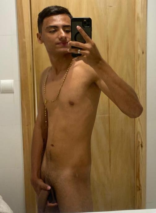 LECHERO ARDIENTE CON POLLA EXQUISITA VEN A DISFRUTAR