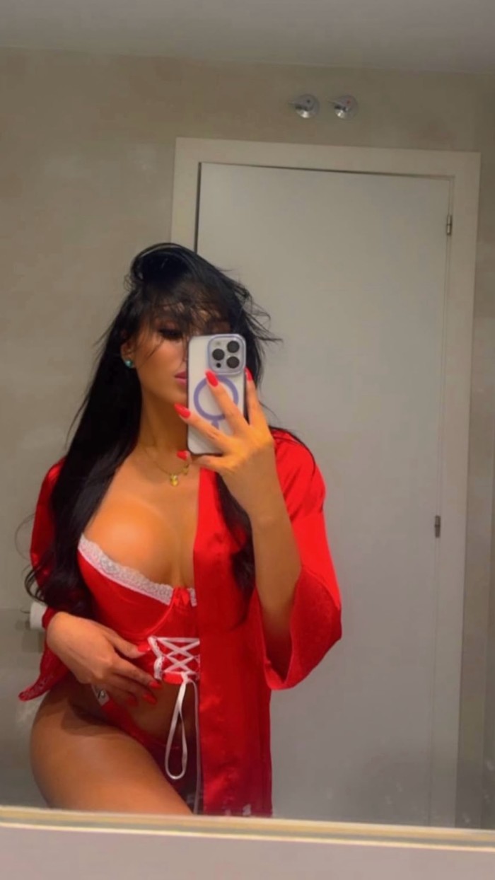 JUGUETONA Y SEDUCTORA