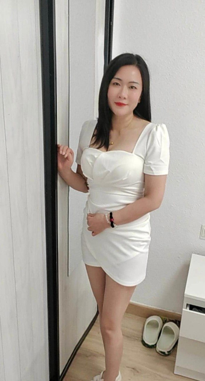 NINI, ASIÁTICA PRECIOSA UN BOMBÓN ORIENTAL