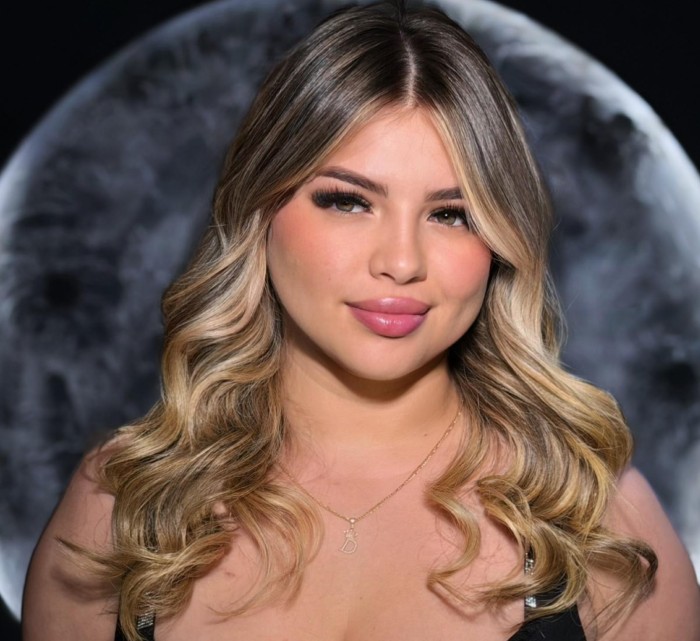 CAROLINA, COLOMBIANA 24 AÑOS CON UN CUERPAZO AMOR