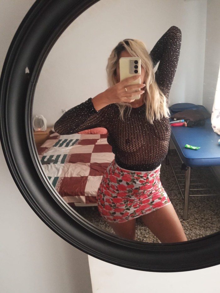quiero que mami a mis tetas como si fuera un bb