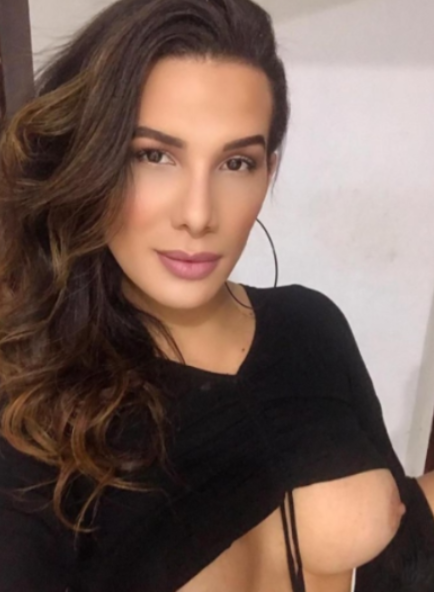 CHICA TRANS ARDIENTE LUJURIOSA IMPLICADA CACHONDA