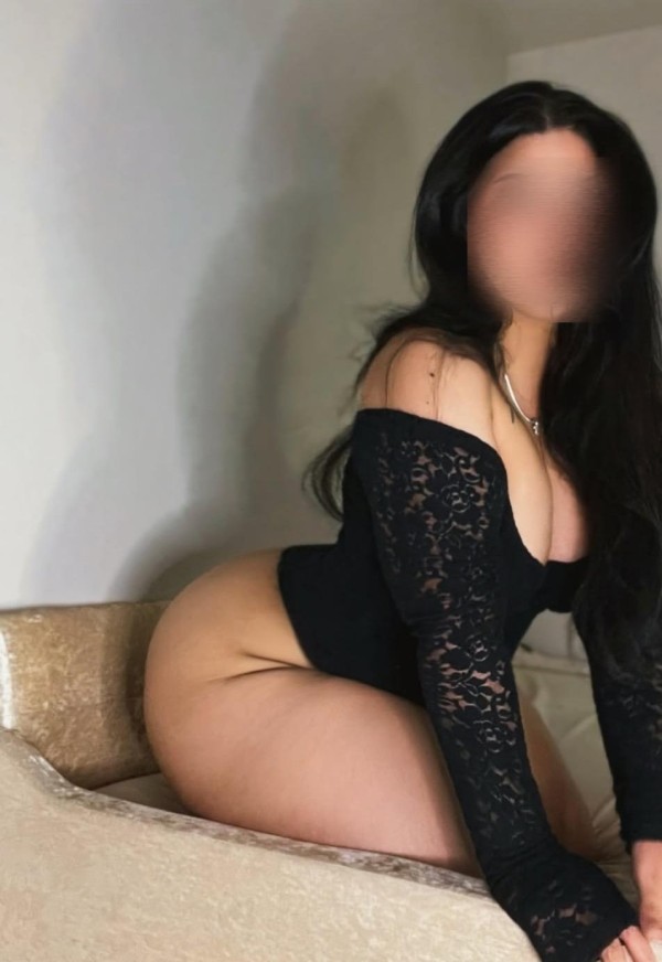 Novedad en pineda de mar, ricos besos con lengua