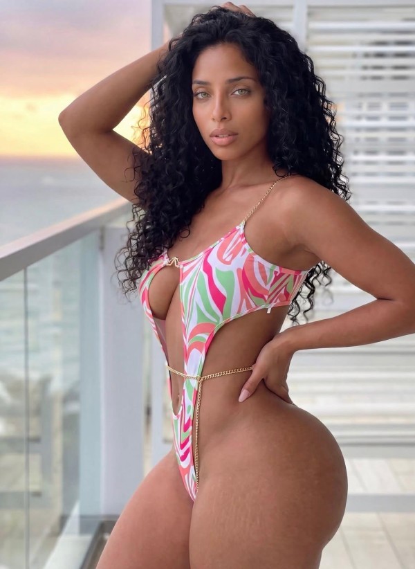 Sara apasionada y sexi
