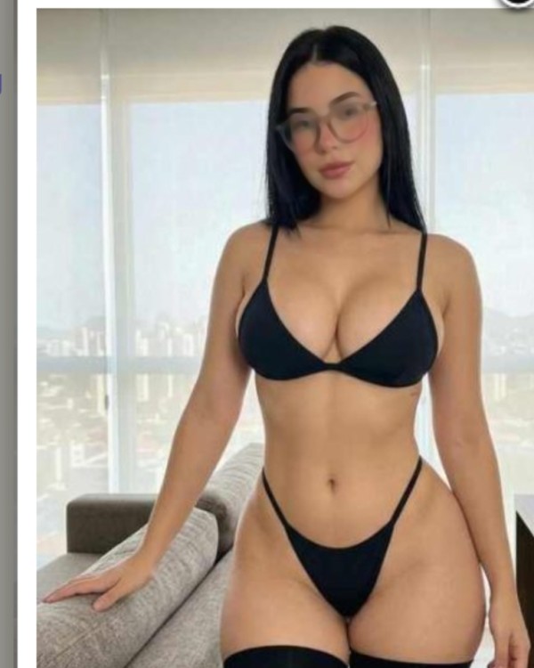 Una Divertida Fiestera Y Hermosa Latina