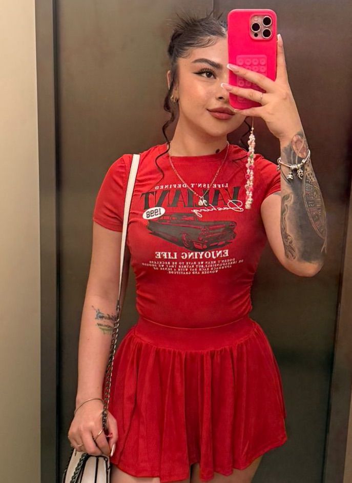 ‭DULCE, CHICA COLOMBIANA PRECIOSA‬  MUY COMPLETA