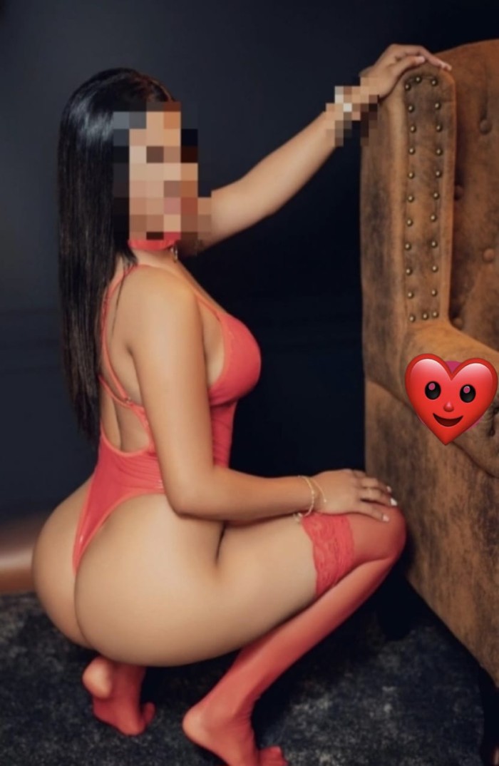 TRAVIESA MUÑEQUITA EN  CALLE MÉDICO FRANCISCO PÉREZ, 674473587