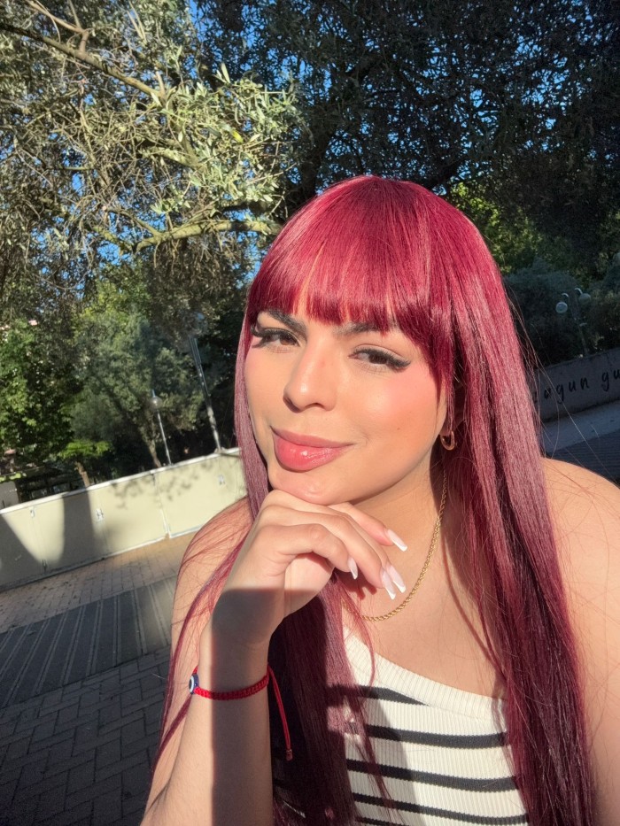 Trans niñata femenina muy ardiente