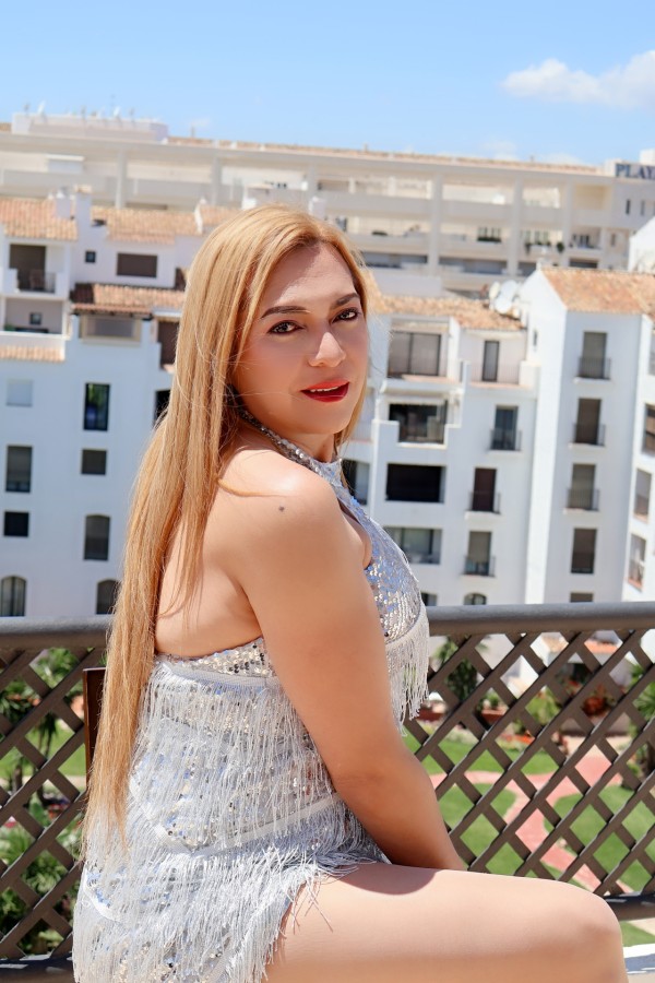 ESTOY EN RONDA CAMILA TRANS TRABAJO DE 10AM HASTA LAS 2 DE LA NOCHE