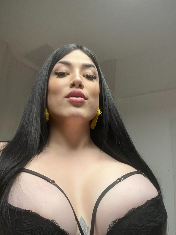Sexy culona guarra cachonda y fiestera