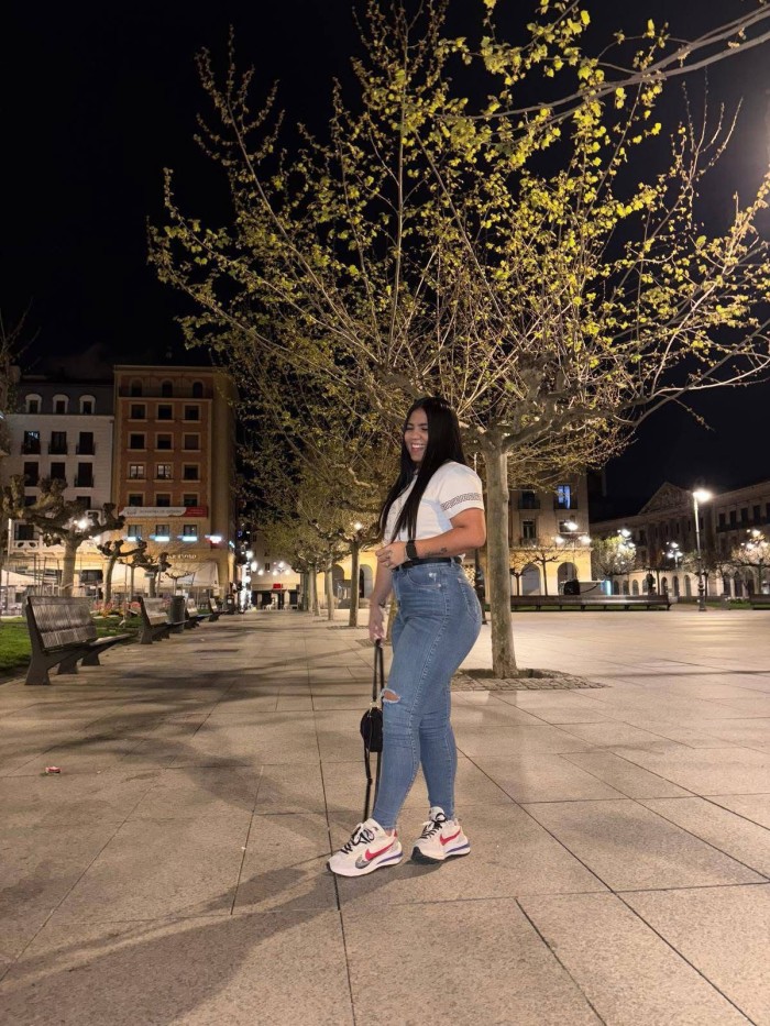 EN PAMPLONA BARAÑAIN SEXO FIESTA A TOPE JOVENCITA