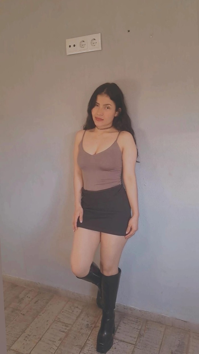SCORT colombiana, implicada y muy ardiente