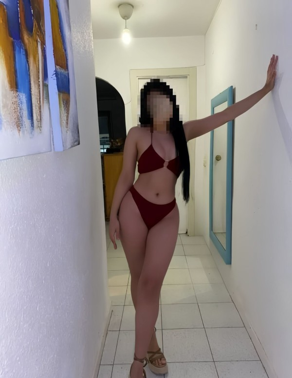 ISABELA EN PEÑISCOLA 23 AÑOS DELGADITA Y MUY SEXY