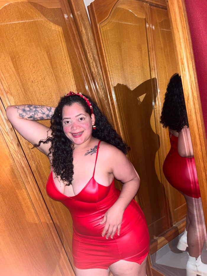 Colombiana exclusiva muy cariñosa en la cama