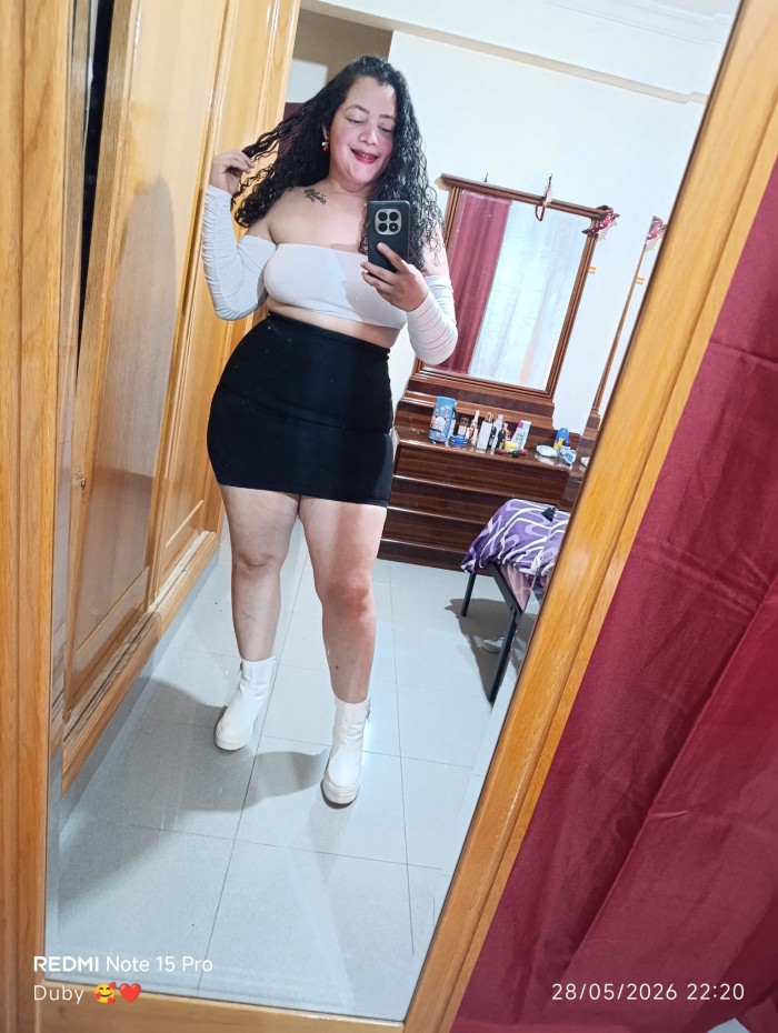 Colombiana exclusiva muy cariñosa en la cama