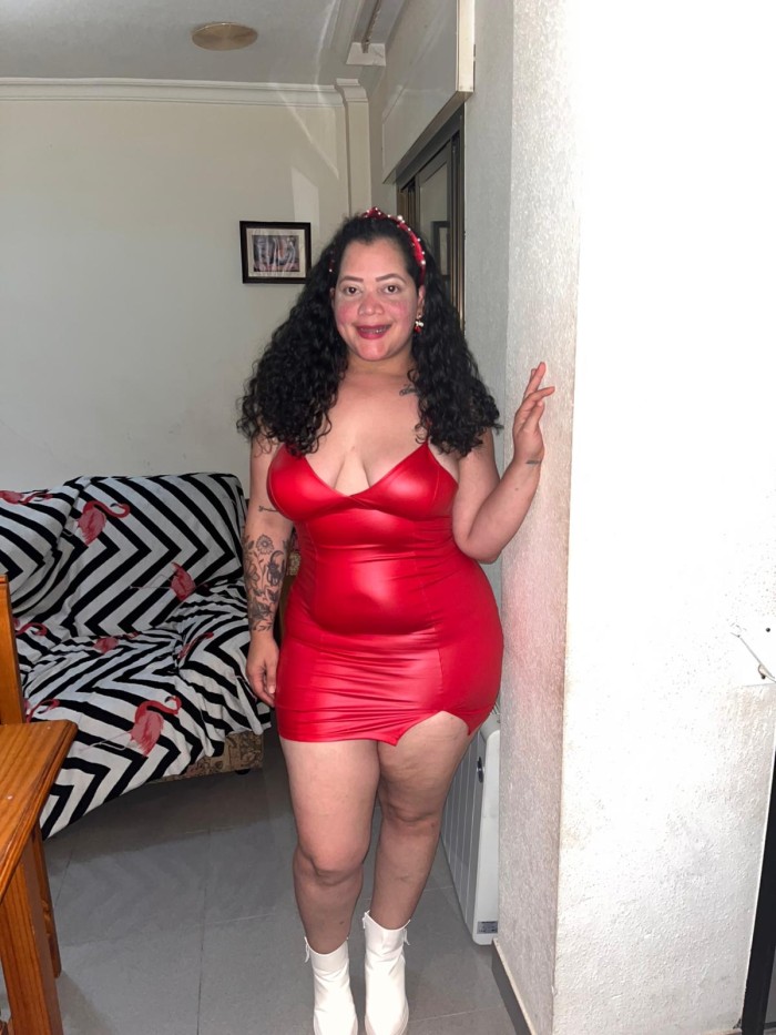 Colombiana exclusiva muy cariñosa en la cama