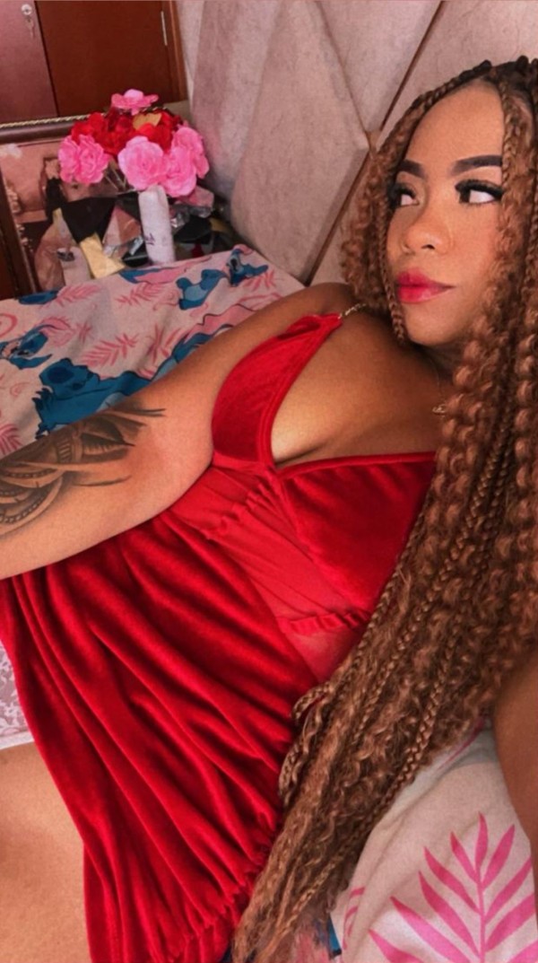 Diosa del francés de infarto fiestera salidas 24 Masajista