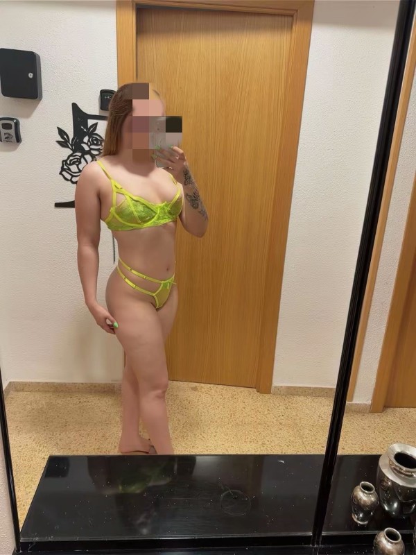 Latina muy joven y guapa en Puerto De Sagunto