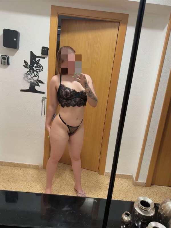 Latina muy joven y guapa en Puerto De Sagunto