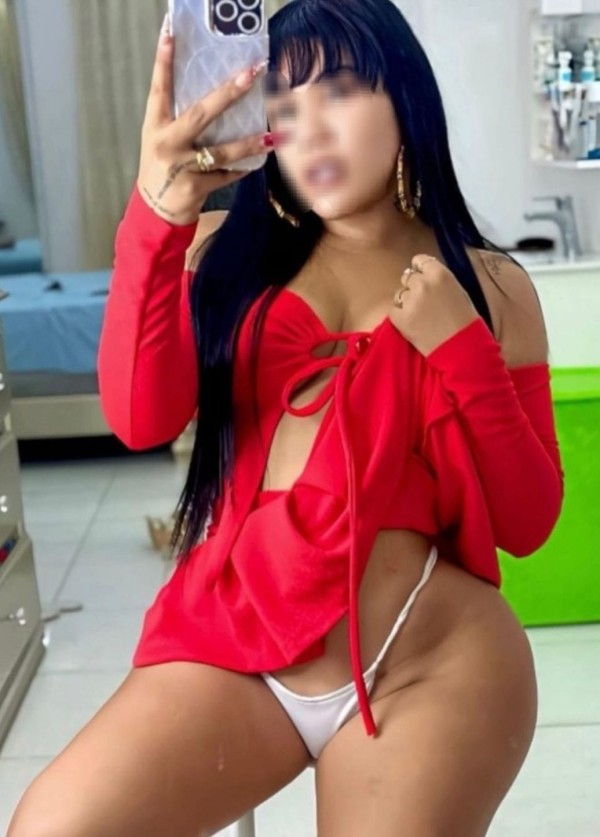 Tatiana culona, cariñosa y muy fiestera.