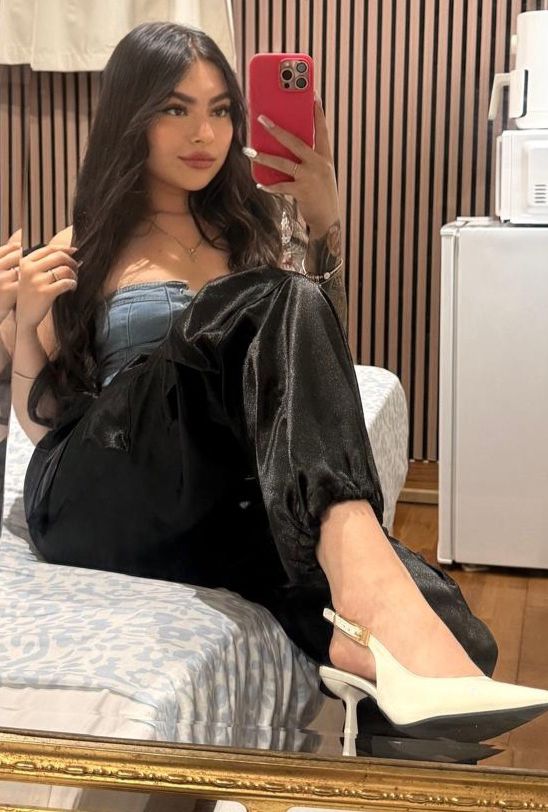 DULCE, CHICA COLOMBIANA PRECIOSA MUY COMPLETA