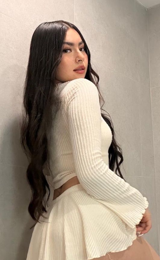 DULCE, CHICA COLOMBIANA PRECIOSA MUY COMPLETA