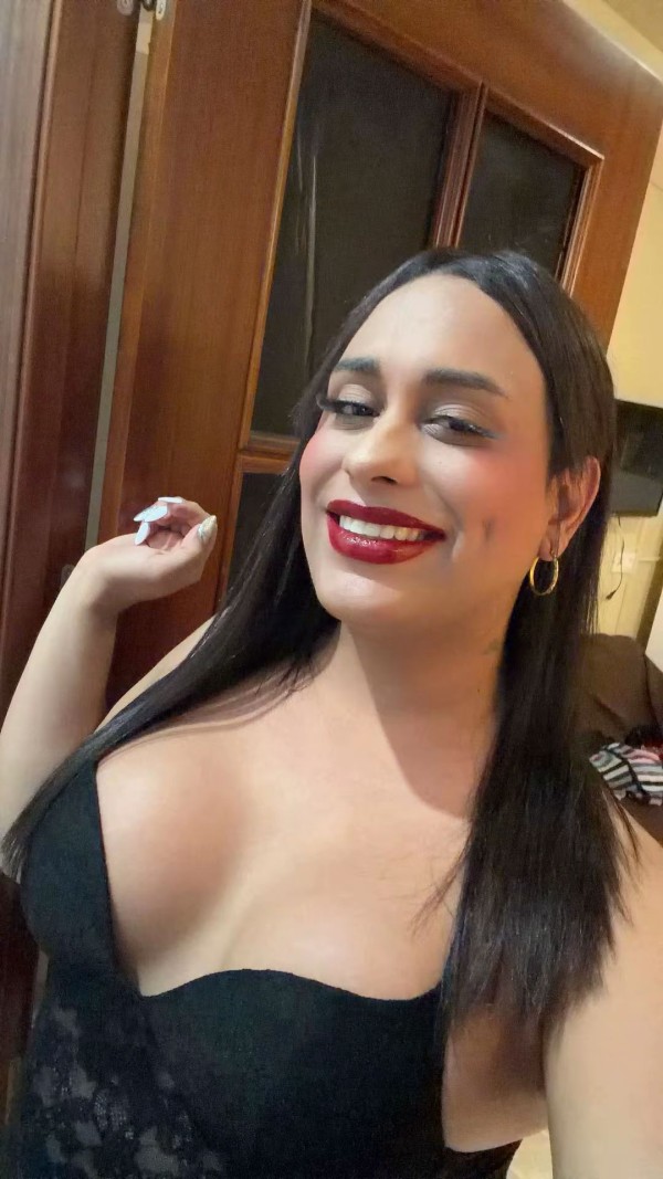 Hermosa trans real