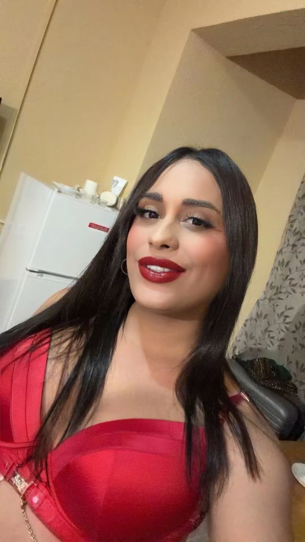 Hermosa trans real