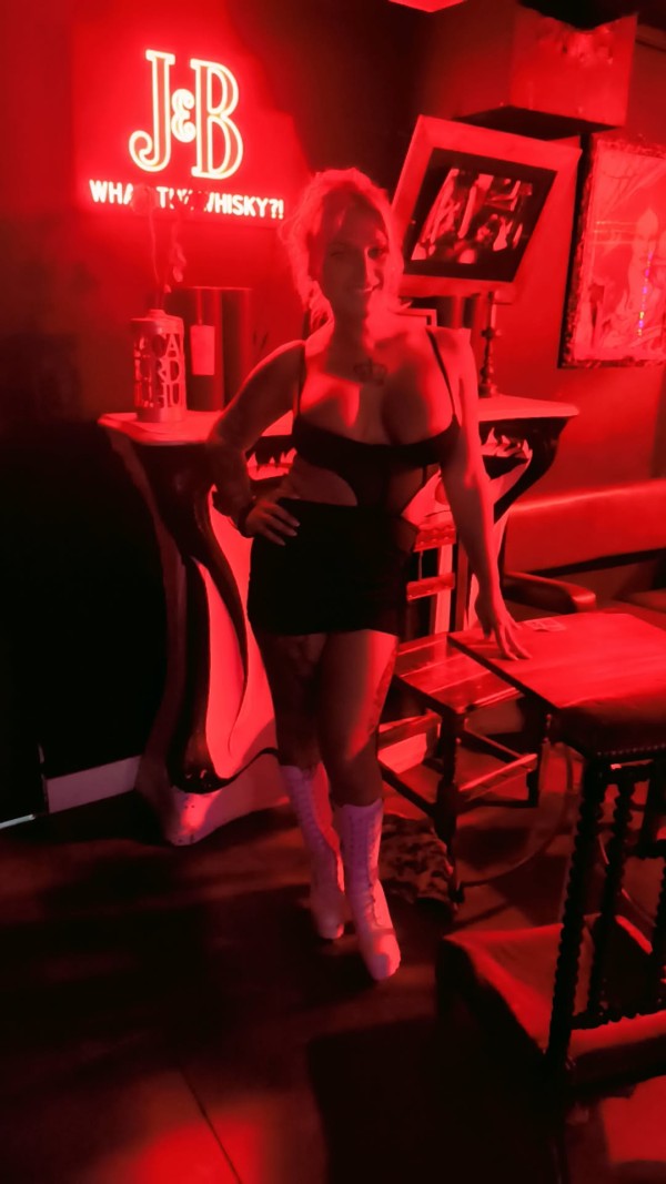 Coño y culo al natural a pelo Vicky de Monistrol de Montserrat BDSM y plus