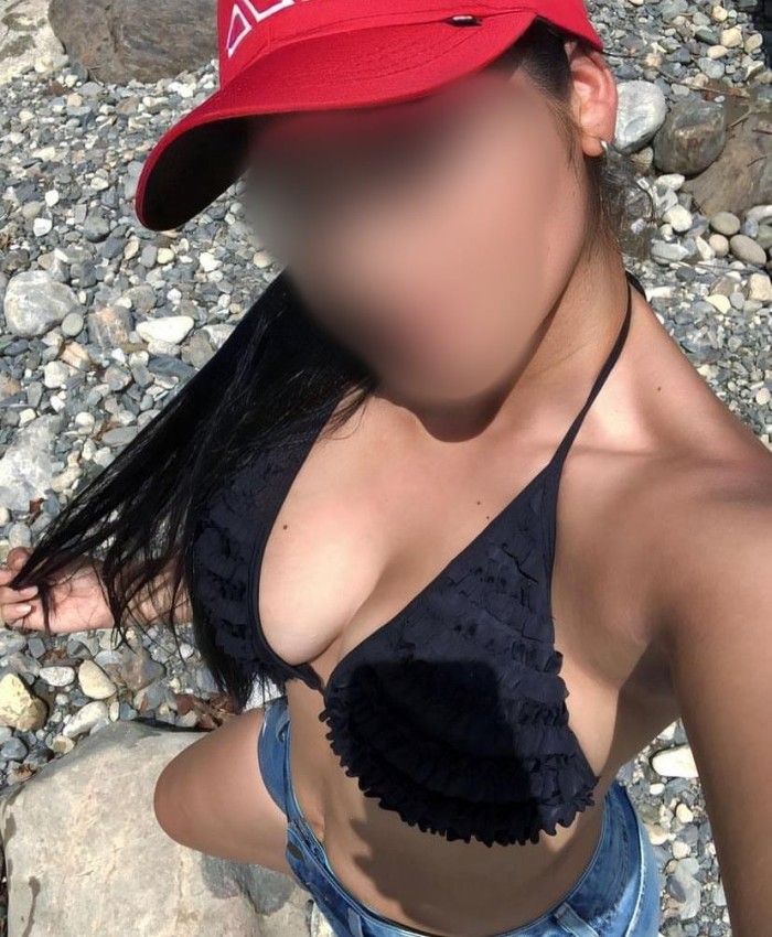 DELICIOSA LATINA IMPLICADA DESEOSA DE PLACER