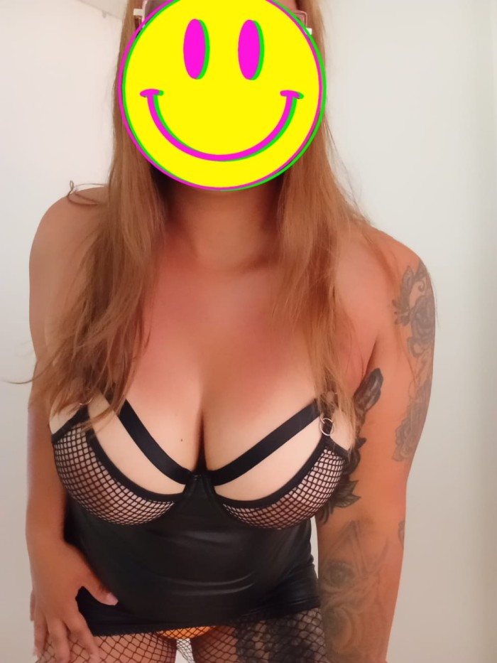 Dos amiguitas jovencita y madurita.Tu eliges