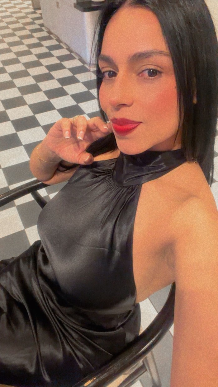 GUAPISIMA DELGADITA FIESTERA MUY VICIOSA