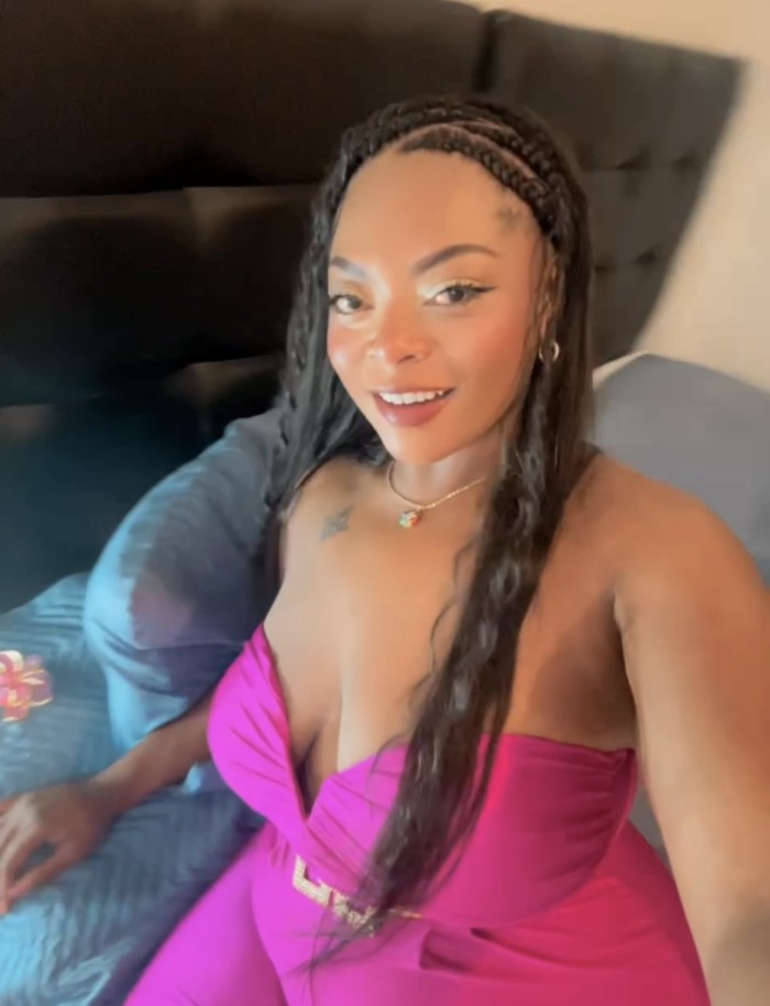 Linda colombiana con coñito gordo y apretadito