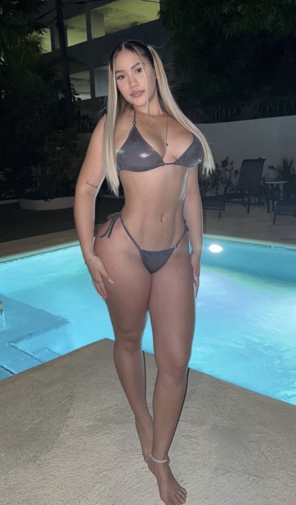 NIA LATÍNA CALIENTE Y FOGOSA LLENA DE PLACER