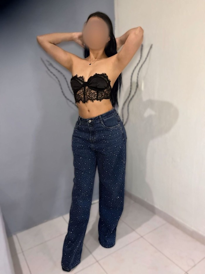 SERE TU ADICCION LATINA ENCANTADORA MUJER EXÓTIC