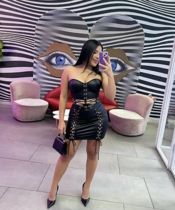 AMIGAS CACHONDAS Y VICIOSAS ADICTA AL SEXO