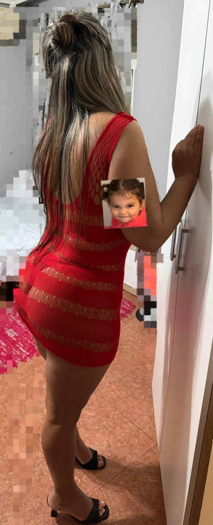 MUJER IMPLICADA,ARDIENTE FIESTERA COMPLACIENTE