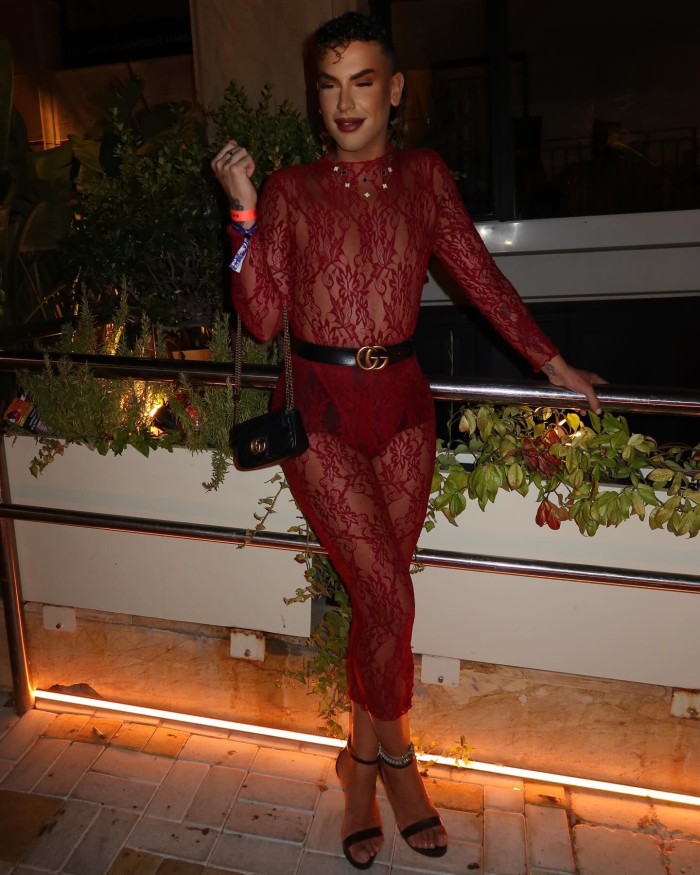 TRANS CAPRICHOSA MUY CANDENTE CACHONDA