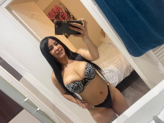 Mariana. 25 Años. Latina. Guapa implicacion maxima en blanes 24h