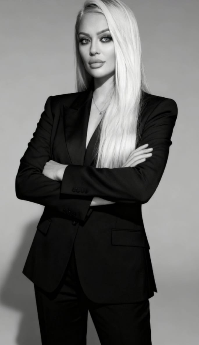 VALERIA SCORT RUBIA NATURAL TALAVERA DE LA REINA