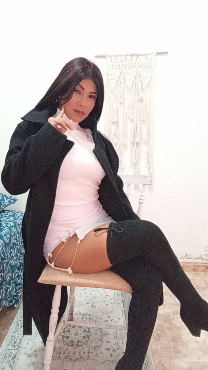 MIA, VENEZOLANA ARDIENDO EN CALOR, VIENES ?