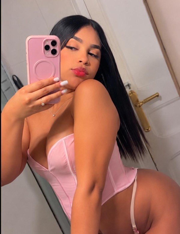 Salome sexy guarra fiestera Disponible todo MADRID Y PUENTE DE VALLECAS