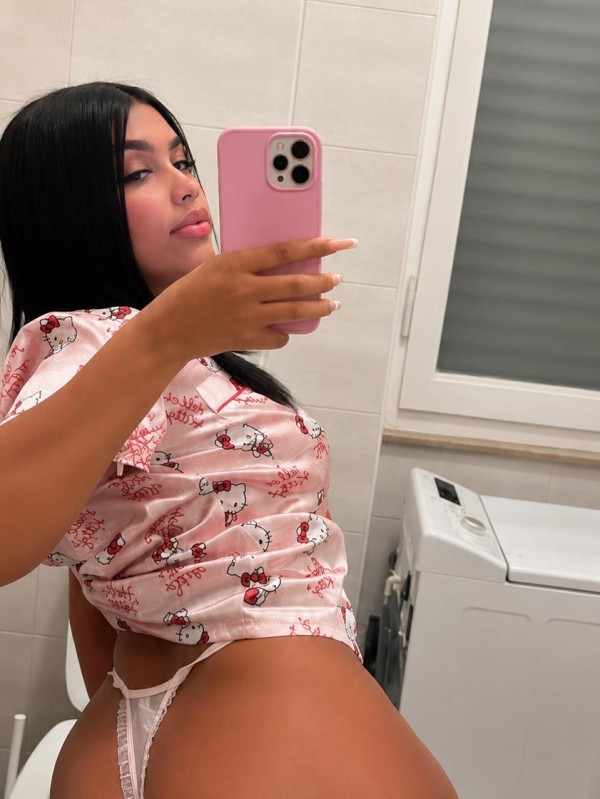 Salome sexy guarra fiestera Disponible todo MADRID Y PUENTE DE VALLECAS