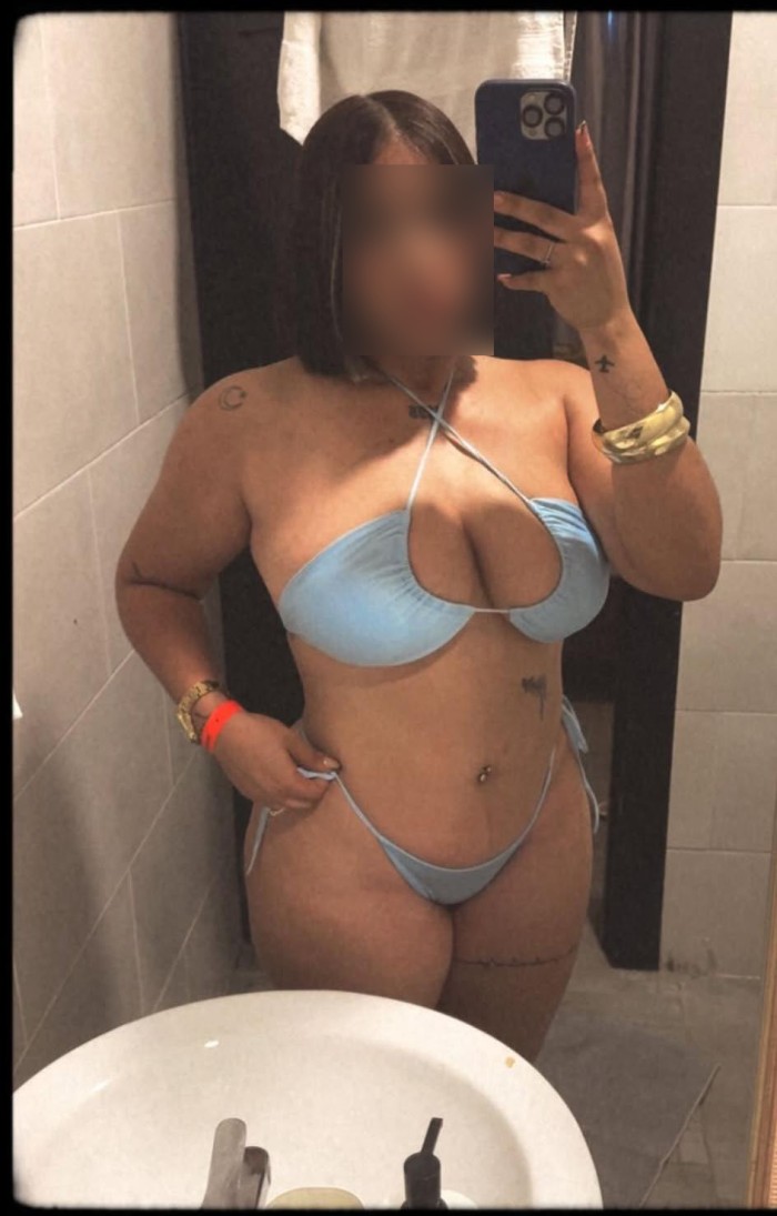TE ESPERO MOJADITA PARA QUE ME FOLLES BIEN RICO