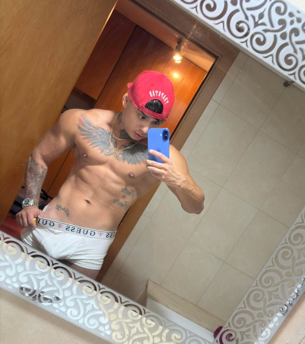 NOVEDAD ELEGANTE HOMBRE ESCORT XXL  EN IBIZA