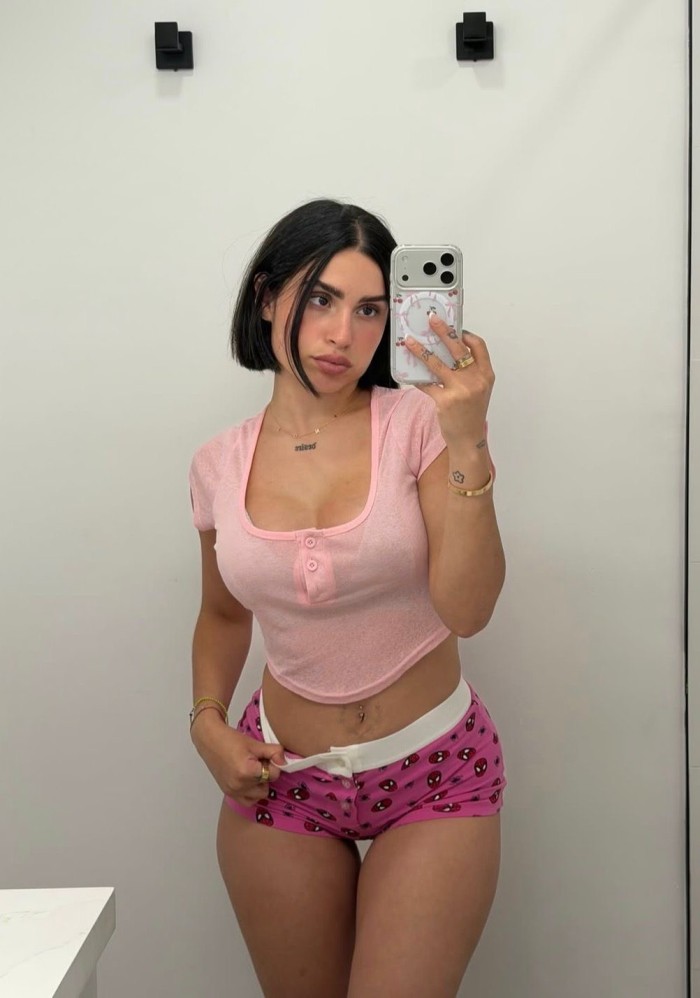 NOVEDAD NICOLE ESPAÑOLA CHOCHITO HÚMEDO ME CORRO A CHORROS