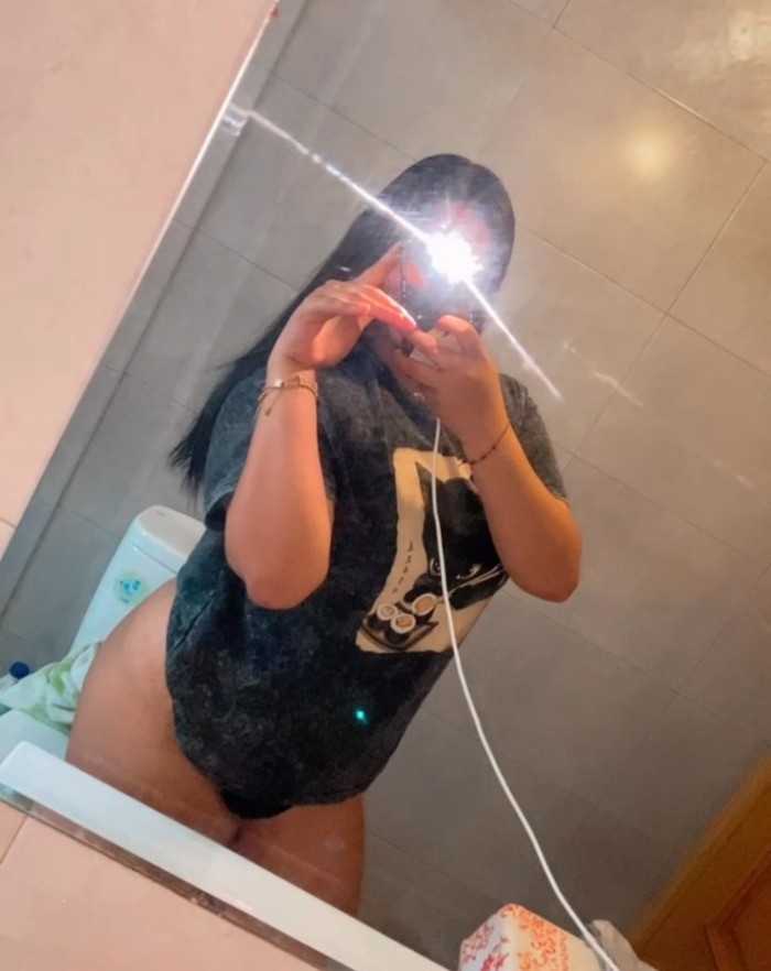 JOVENCITA FIESTERA COMPLACIENTE EN TORREVIEJA